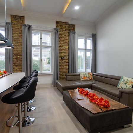 Tower Szeged Belvarosi Exkluziv Panoramas Apartman - Free Parking 外观 照片