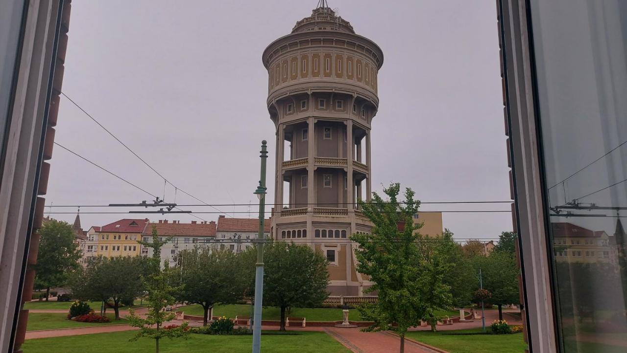 Tower Szeged Belvarosi Exkluziv Panoramas Apartman - Free Parking 外观 照片